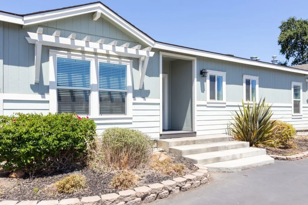 clayton-2458a-coronado-manufactured-home-11
